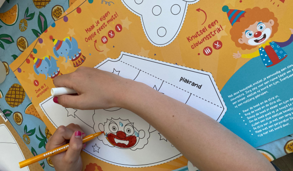 knutselen op je kinderfeestje, handige pakketten van Suus kinderfeestjes. Bouwplaat om een circushoed te knutselen op de afbeelding