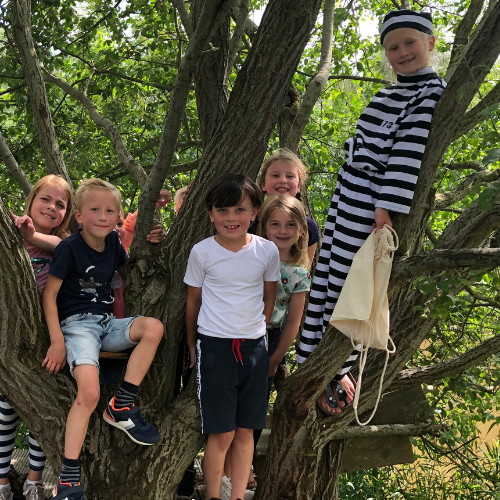 politie en boeven kinderfeestje (4-8 jaar)