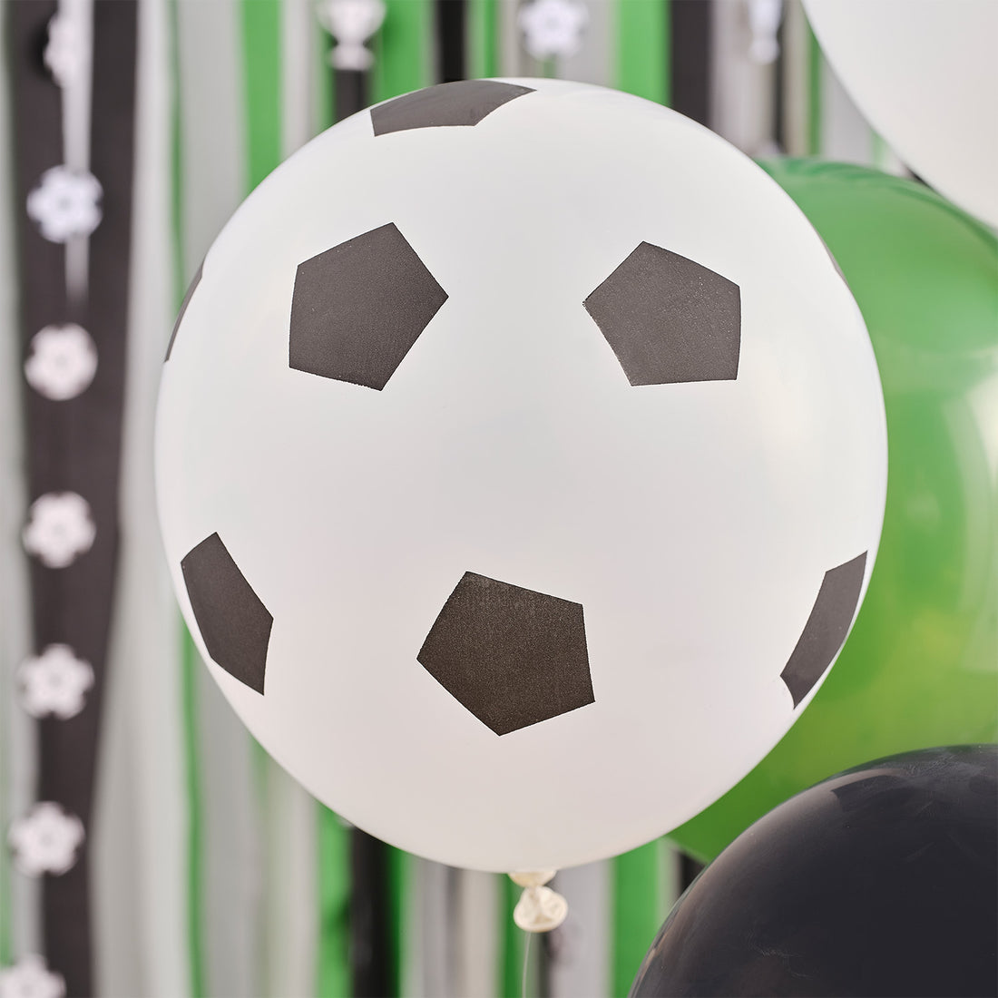 6 Ballonnen Voetbal groen en bal